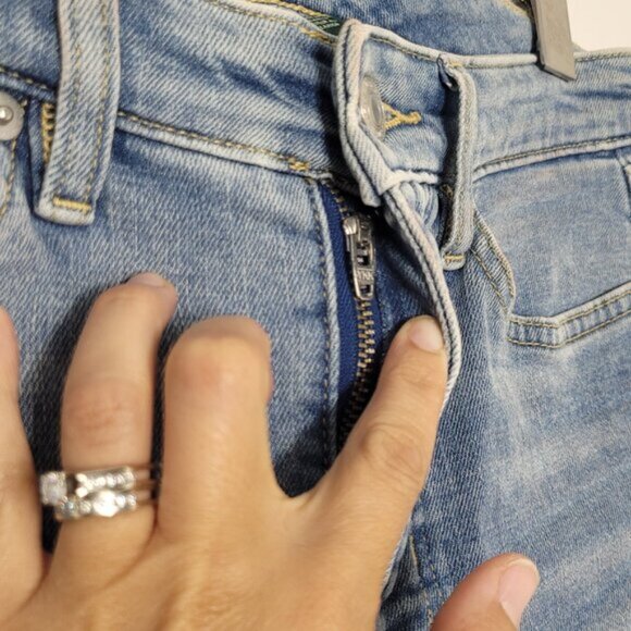 Lauren Ralph Lauren Women's Blue Mid Rise Slim Fit Bermuda Jeans Short Size 2 - Picture 6 of 14